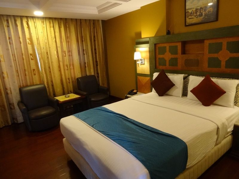 Golden Metro Hotel Bangalore Esterno foto