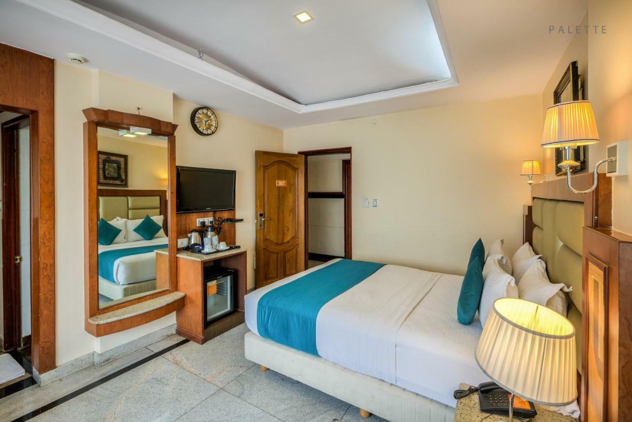 Golden Metro Hotel Bangalore Esterno foto